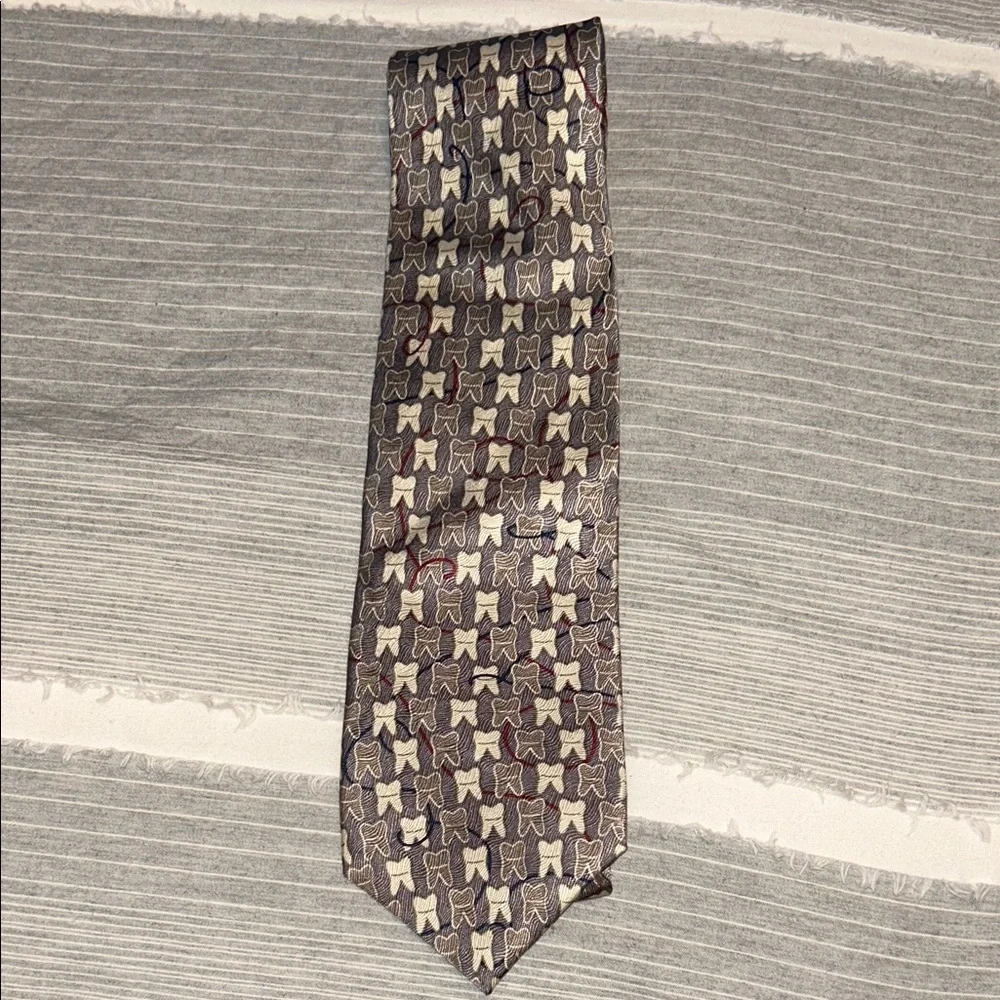Ralph Marlin Abstract Dentist Tonal 2000 Dental Pattern Tie in greige and Cream